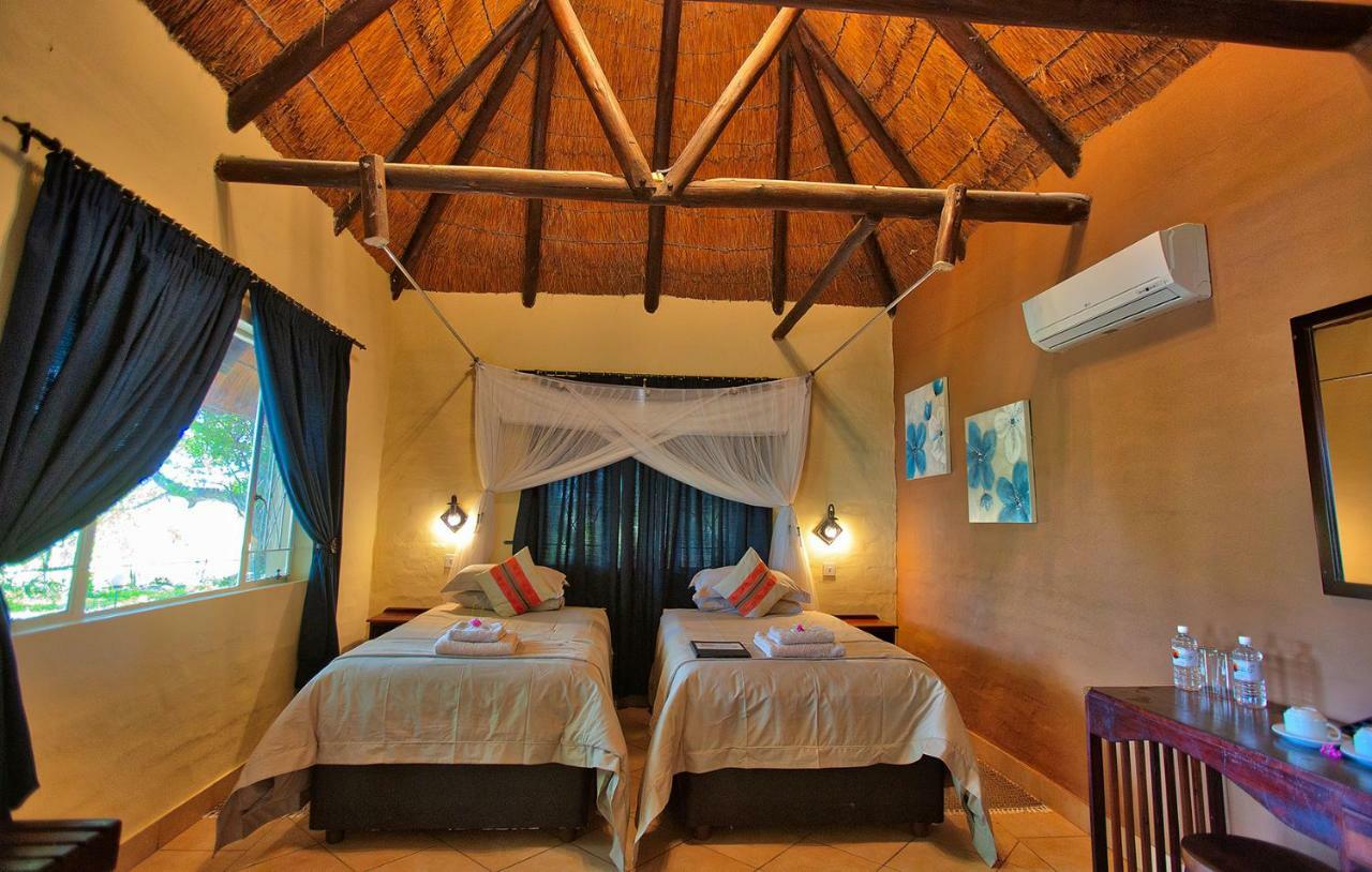 Island Safari Lodge Maun Eksteriør billede