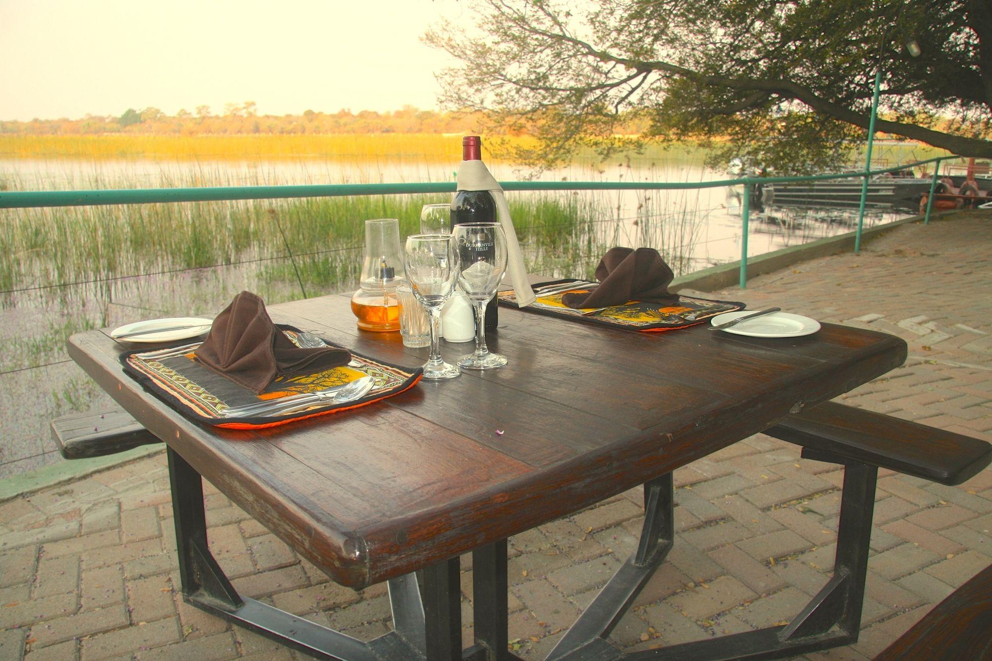 Island Safari Lodge Maun Eksteriør billede